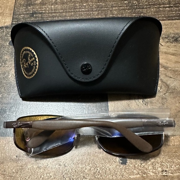 Ray-Ban RB3254 Polarized Sunglasses - Picture 3 of 5